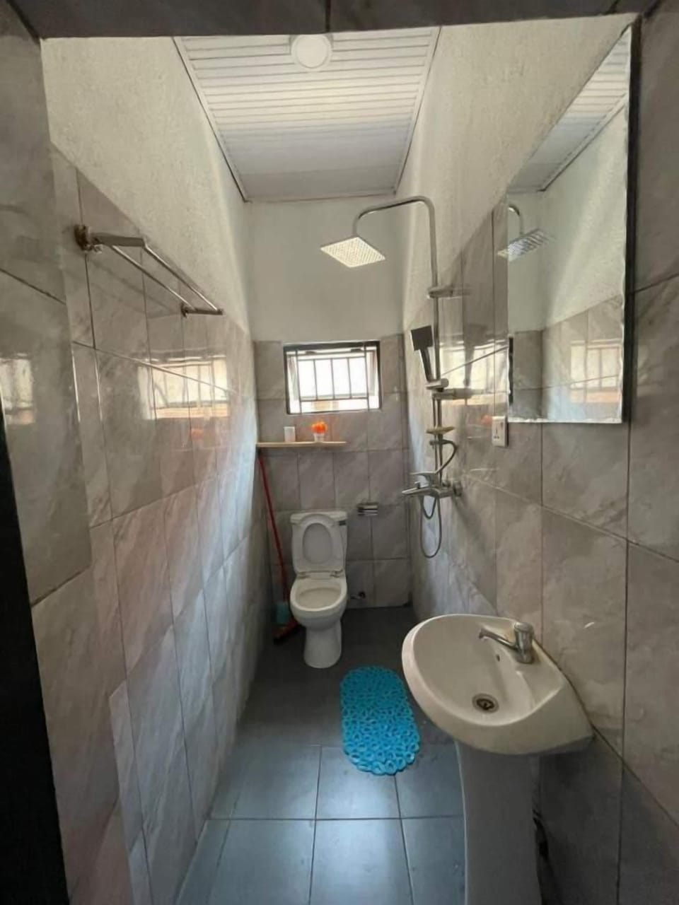 Deluxe Double Room, Garden View | Bathroom | Free toiletries, slippers, towels, soap