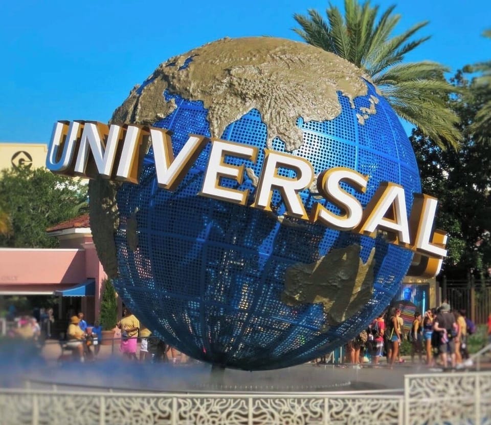 15 minutes to Universal Studios