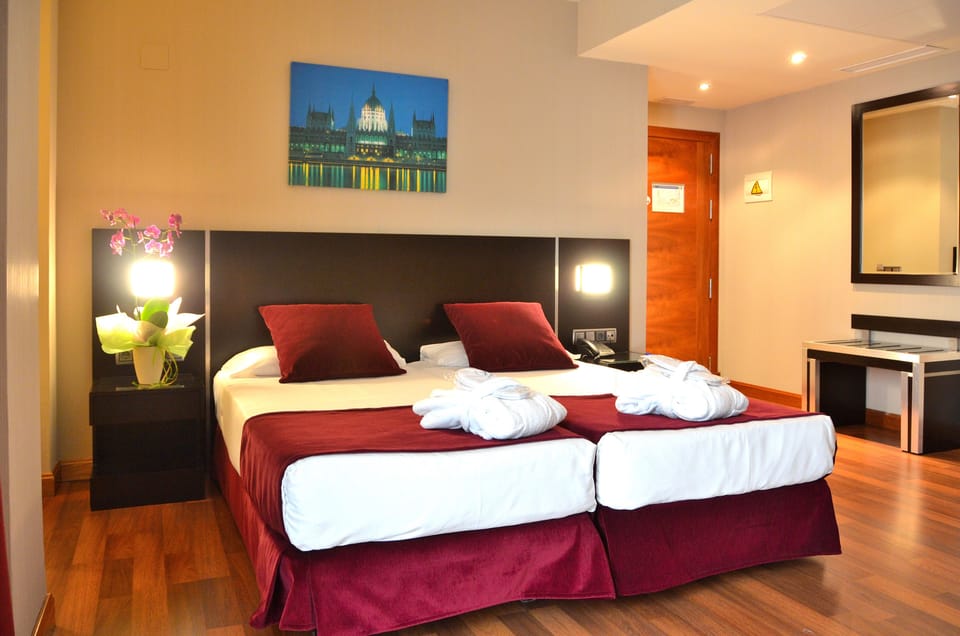 Minibar, in-room safe, soundproofing, free WiFi