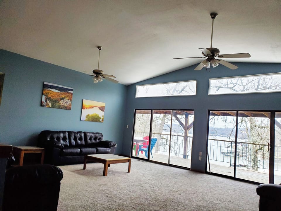 Living20Room20Lake20View