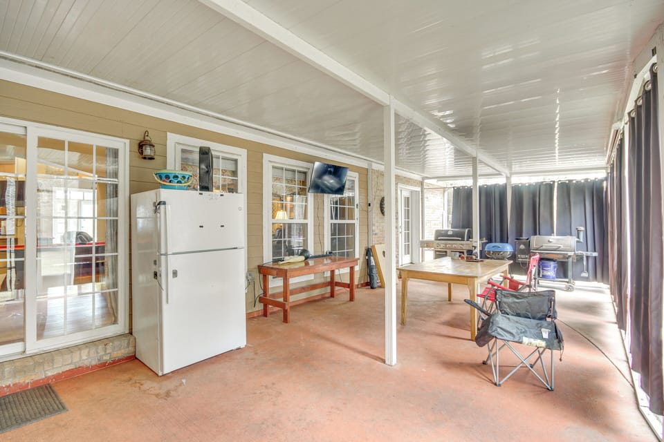 Screened Porch | Gas Grill