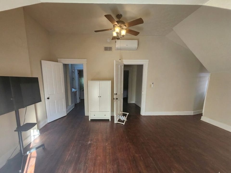 Deluxe Double or Twin Room | Living area