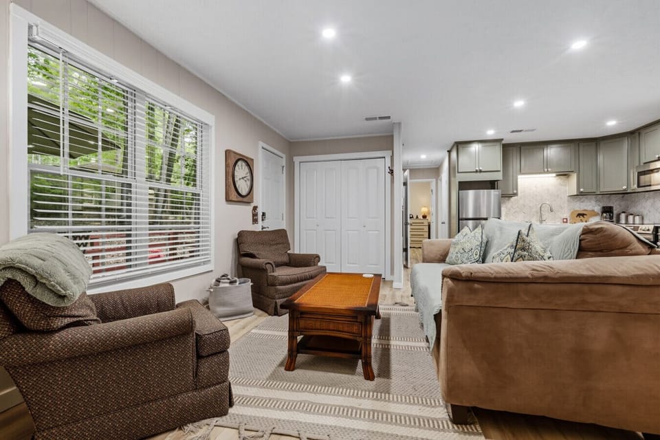 Living Room | Sofa Seating | Dining Area Access