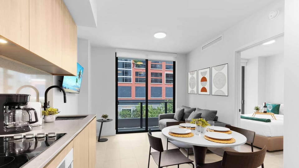 Kitchen - Dining 