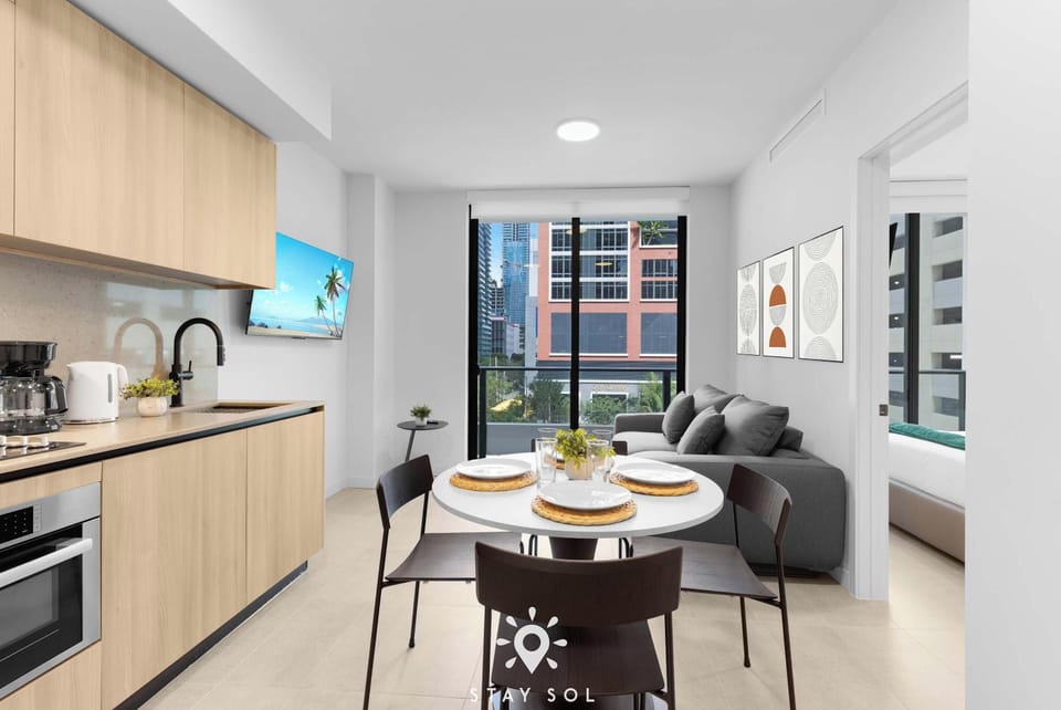 Kitchen - Dining 