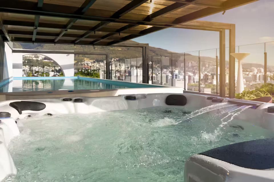 Outdoor spa tub