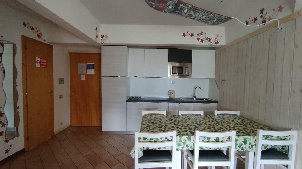 Apartment, 1 Bedroom for 6 people | Private kitchen | Full-size fridge, stovetop, electric kettle, cookware/dishes/utensils