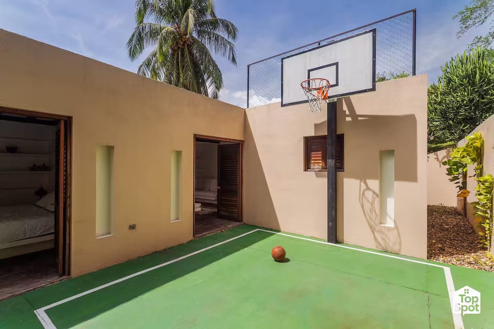 Sport court