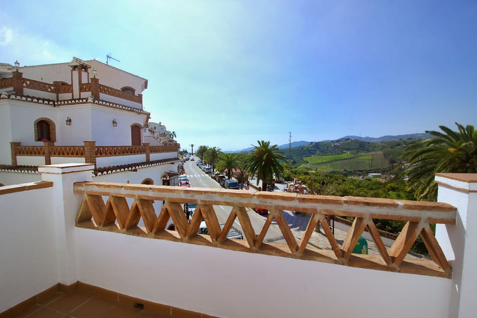 Upstairs terrace with views