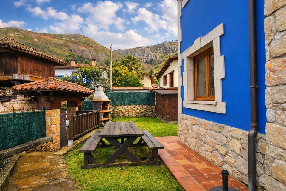 Property building,BBQ facilities,Garden