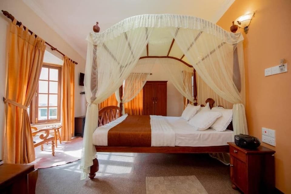 Soundproofing, free WiFi