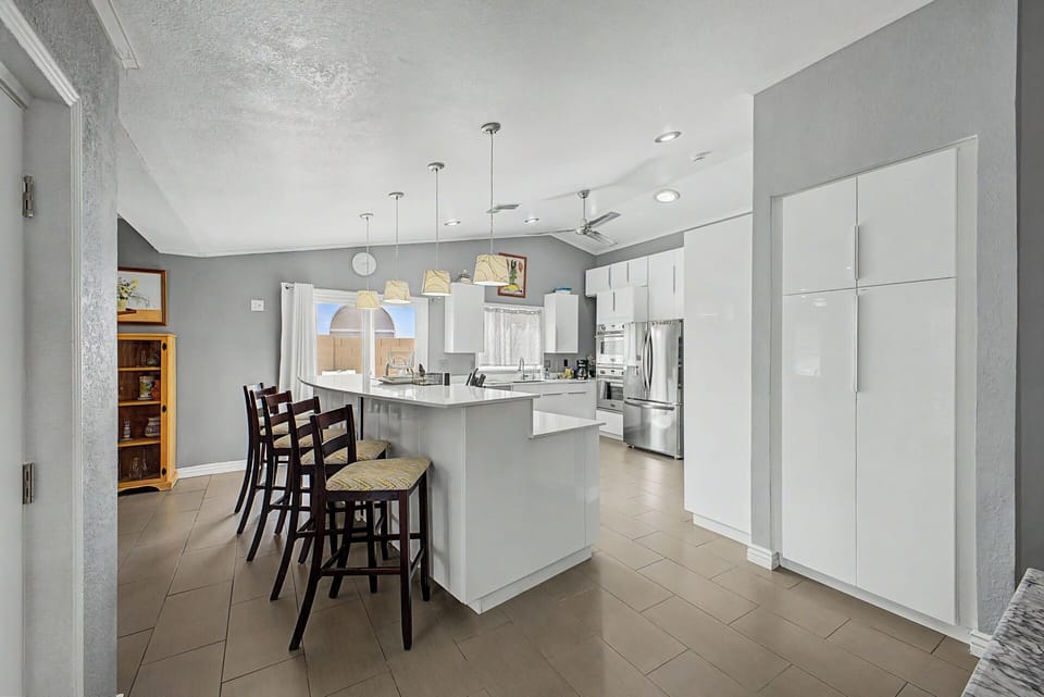 Pantry and Breakfast Bar