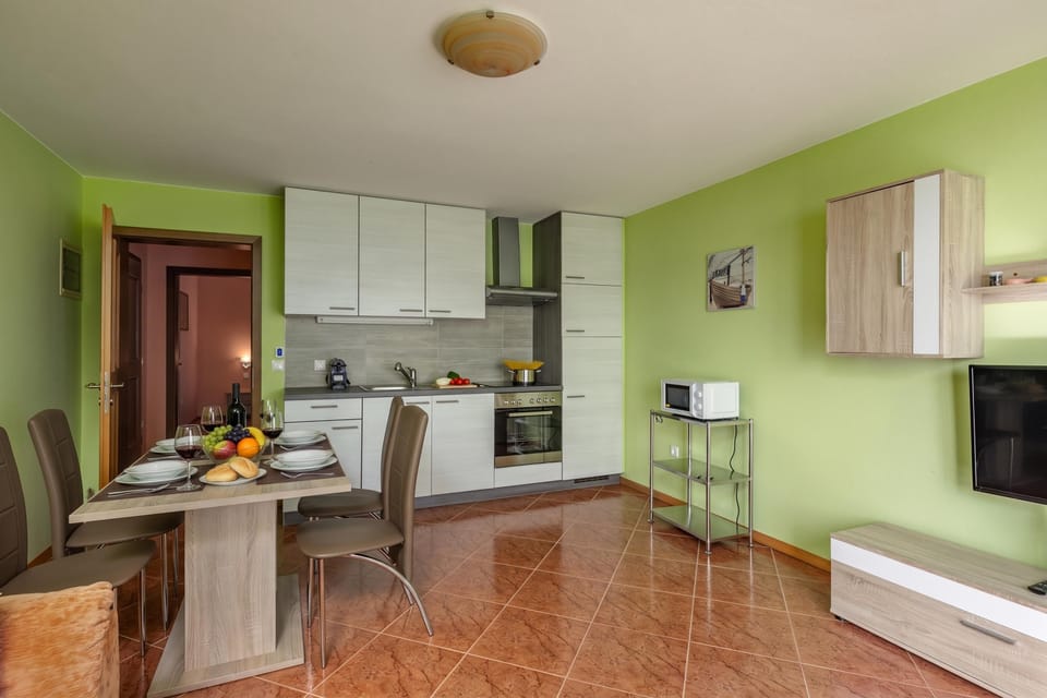 Kitchen and dining area