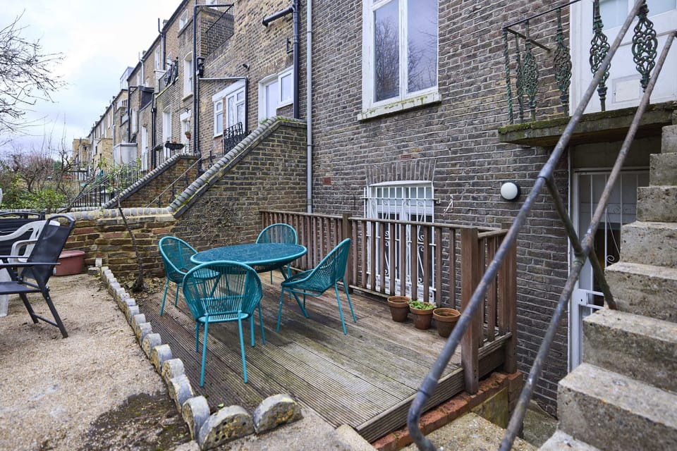 Apartment | Outdoor dining