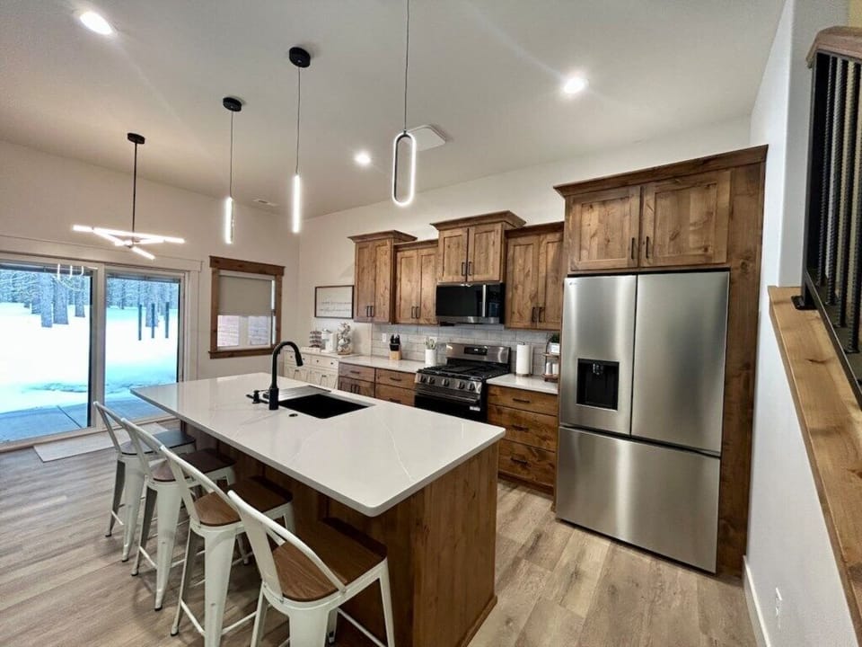 Full kitchen