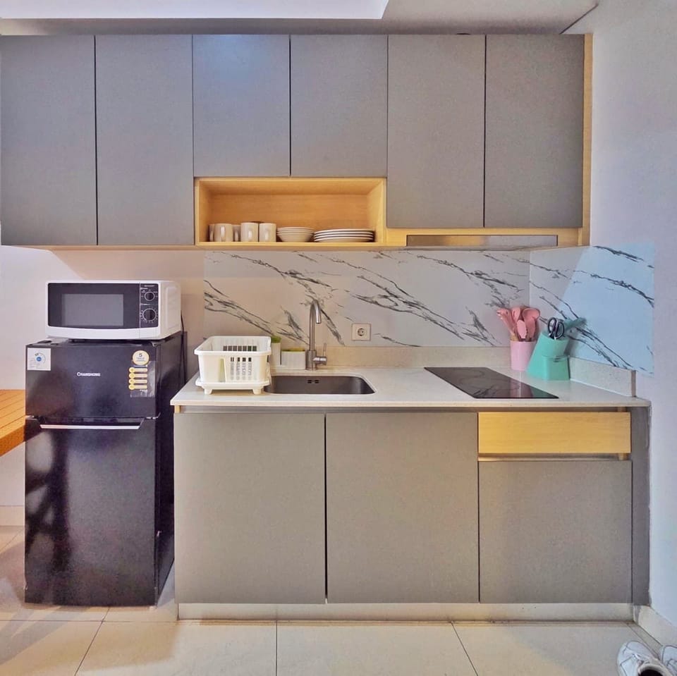 Apartment, 2 Bedrooms, City View | Private kitchen | Fridge, stovetop, cookware/dishes/utensils