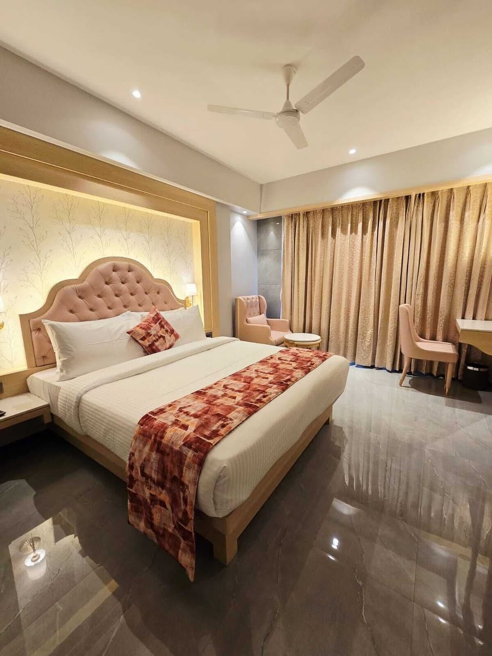 Premium Room | In-room safe, soundproofing, iron/ironing board, free WiFi