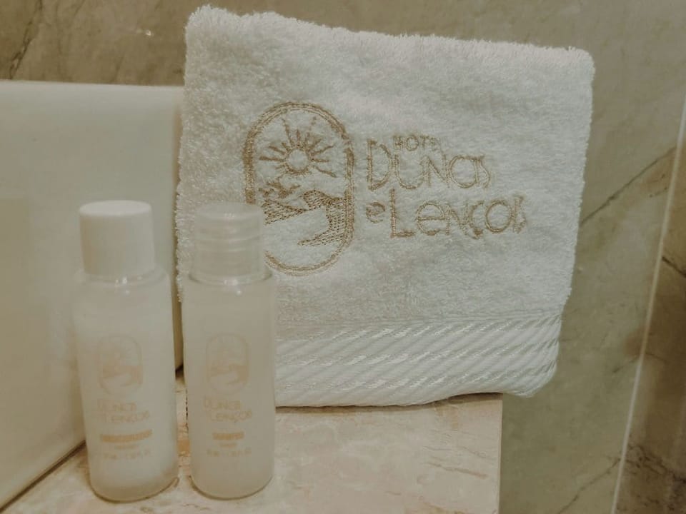 Standard Triple Room | Bathroom amenities | Shower, towels, soap, shampoo