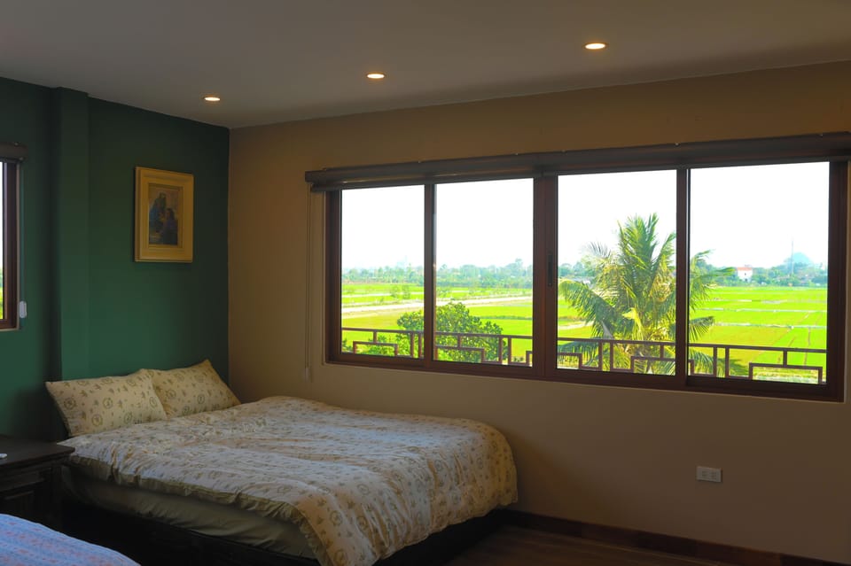 Premium bedding, down comforters, Select Comfort beds, desk