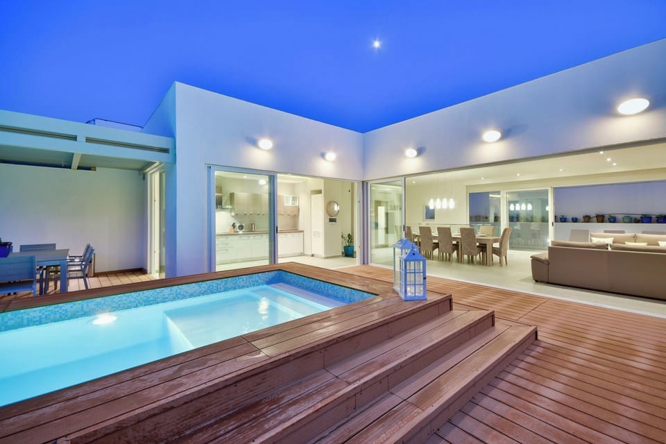 Indoor pool, outdoor pool
