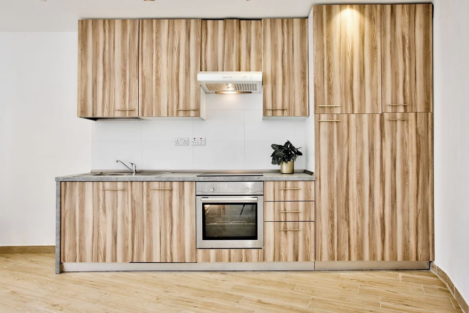 Fridge, oven, dishwasher, highchair