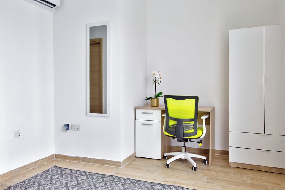 3 bedrooms, desk, laptop workspace, iron/ironing board