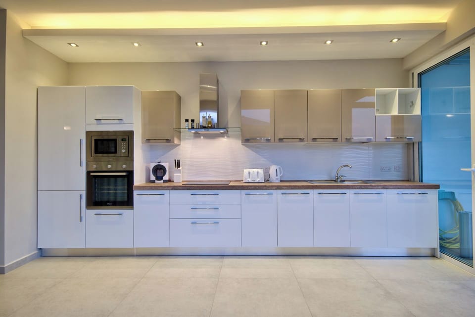 Fridge, oven, dishwasher, highchair