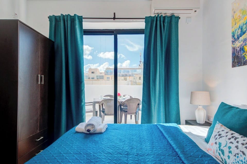 2 bedrooms, iron/ironing board, bed sheets