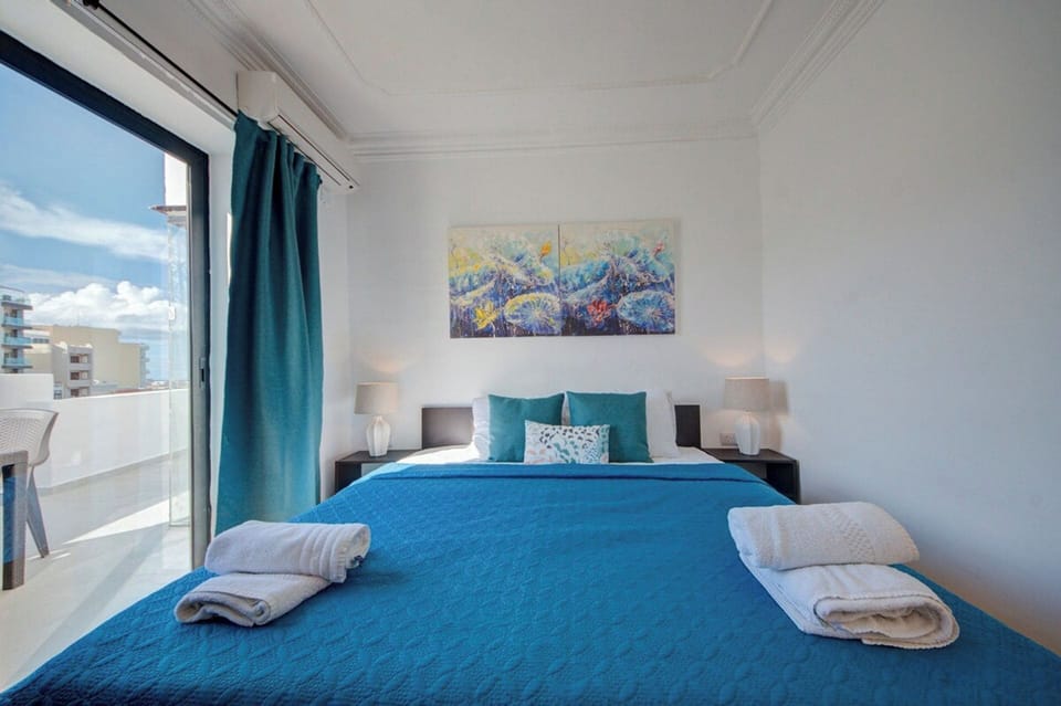 Sliema Sea View Jacuzzi Penthouse Apartment in Sliema