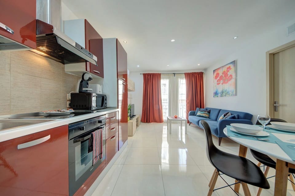 Fridge, oven, highchair