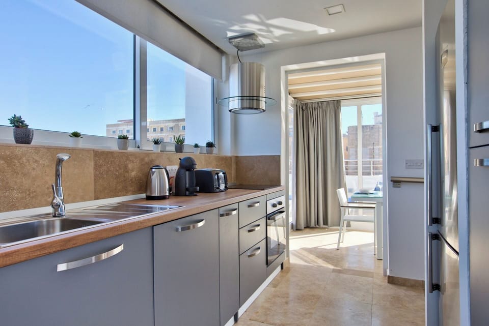 Fridge, oven, dishwasher, highchair