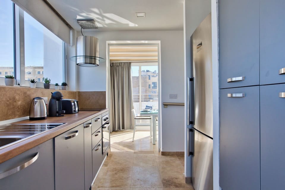 Fridge, oven, dishwasher, highchair