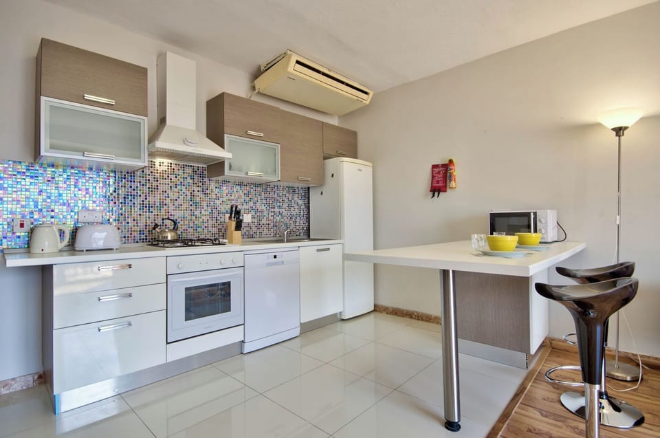 Fridge, oven, dishwasher, highchair