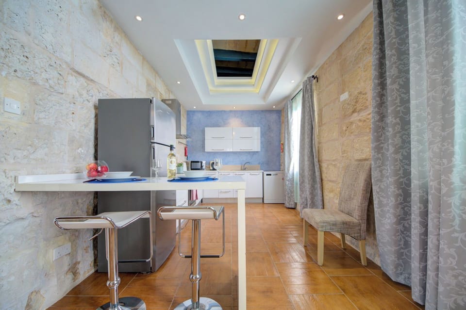 Fridge, oven, dishwasher, highchair