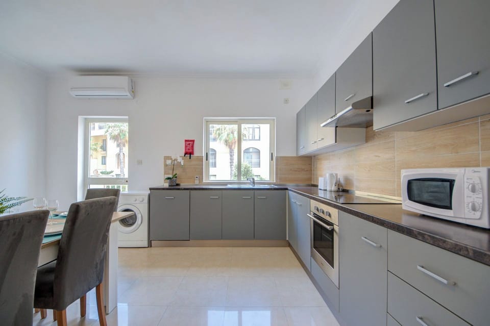 Fridge, oven, dishwasher