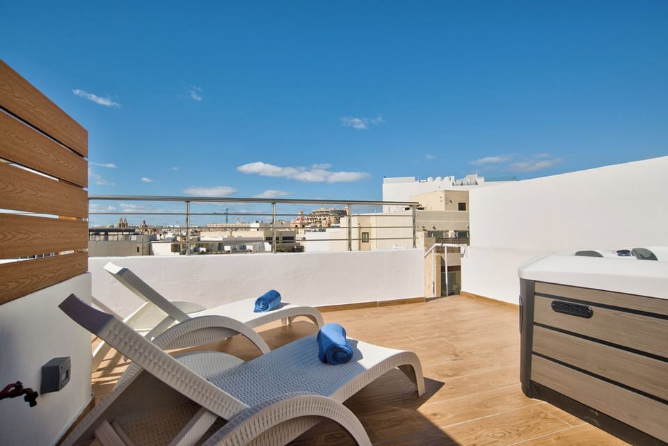 Sundeck