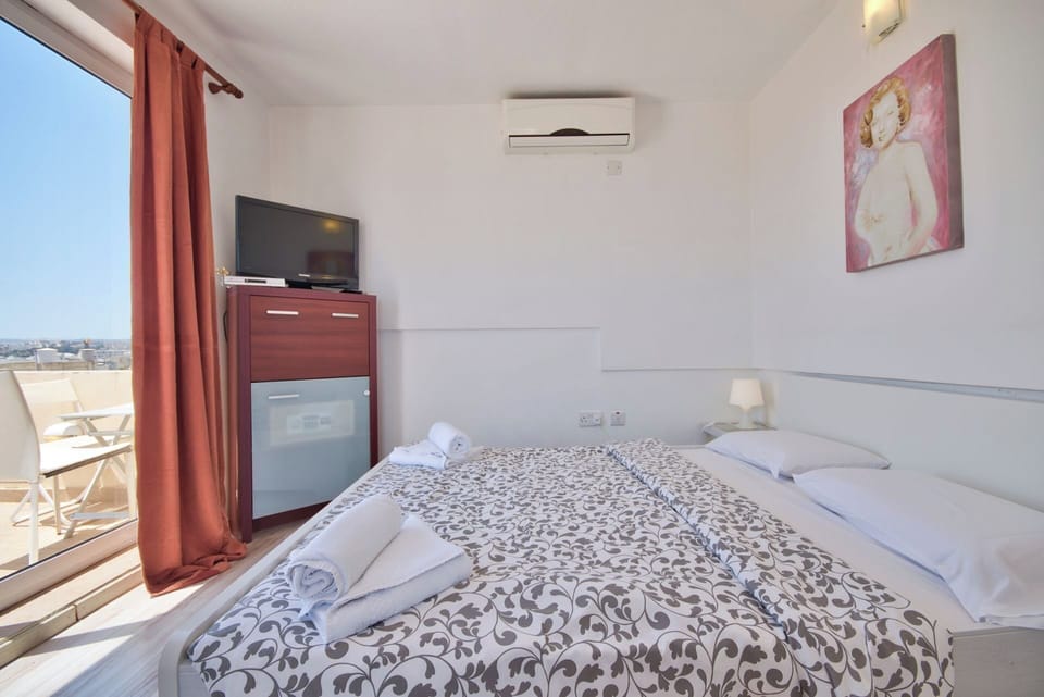 1 bedroom, iron/ironing board, free cribs/infant beds, bed sheets