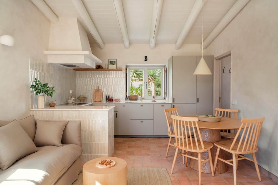 Living room & kitchen