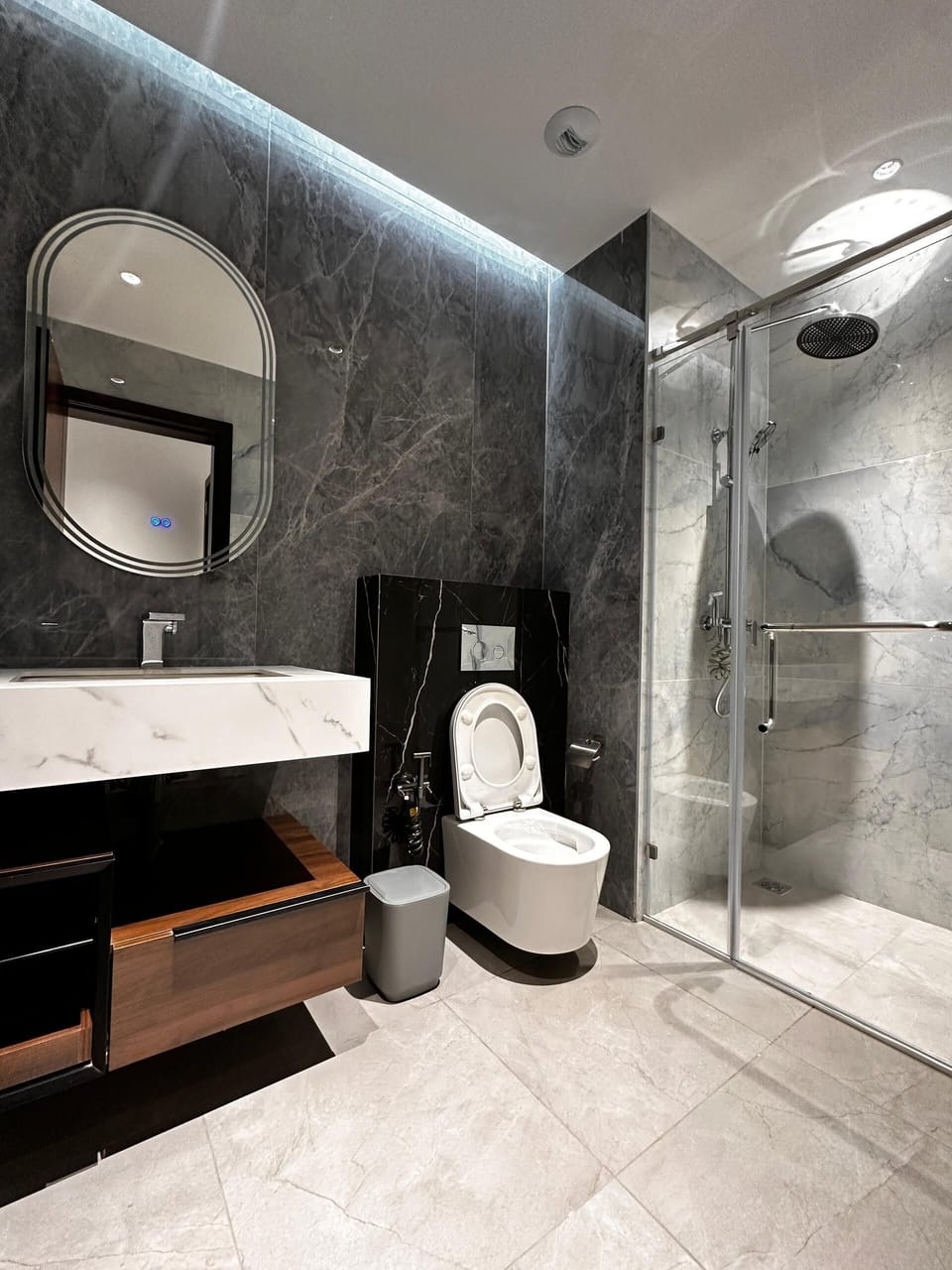 Deluxe Double Room, Balcony, Beach View | Bathroom
