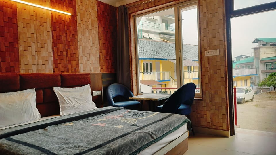 Standard Double Room, Balcony, Mountain View | Free WiFi, bed sheets