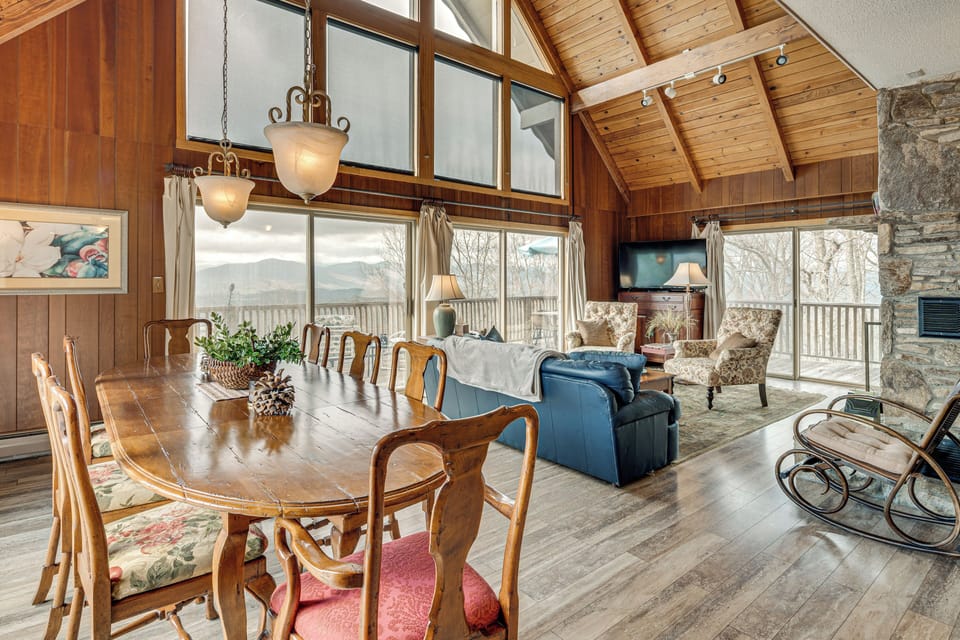 House (5 Bedrooms) | Interior