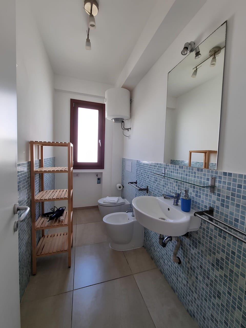 Flooring, Interior Design, Floor, Plumbing Fixture, Bathroom Sink, Bathroom, Sink, Tap, Plumbing, Lighting