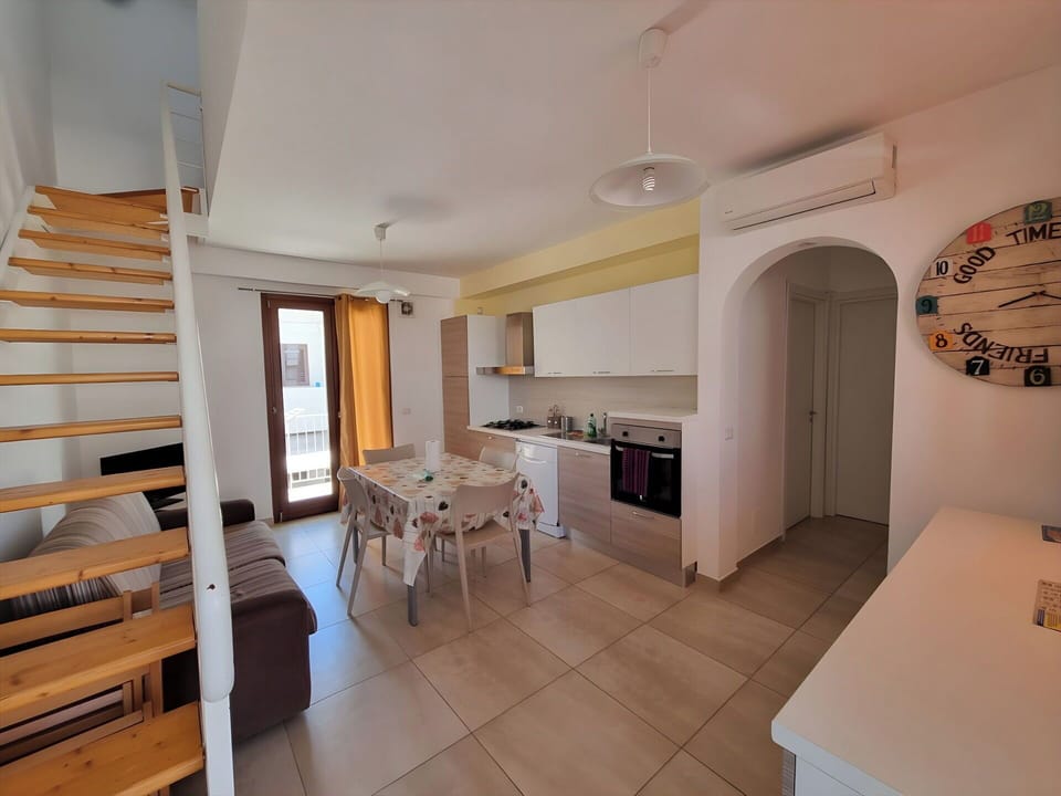Flooring, Wood, Floor, Interior Design, Furniture, Apartment, Wood Stain, Room, Door, Ceiling