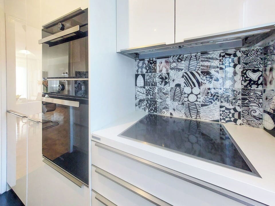 Kitchen, Flooring, Major Appliance, Interior Design, Countertop, Tile, Kitchen Appliance, Apartment, Cabinetry