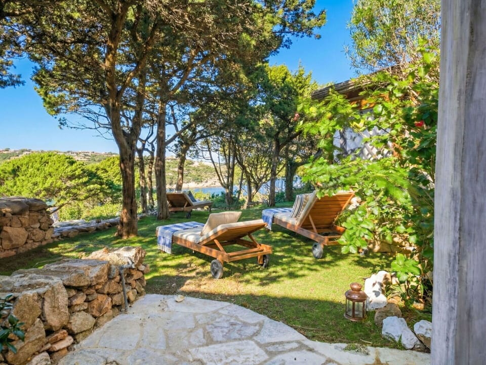 Blue, Garden, Shade, Landscaping, Backyard, Eco Hotel, Outdoor Furniture, Chair, Yard, Flagstone