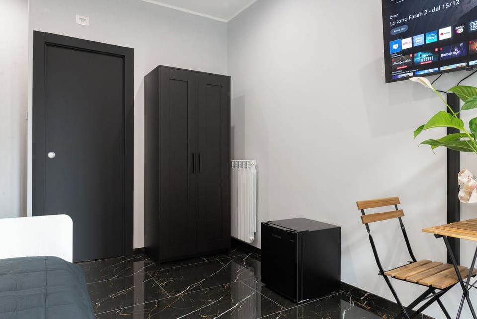 Basic Twin Room, City View | Interior