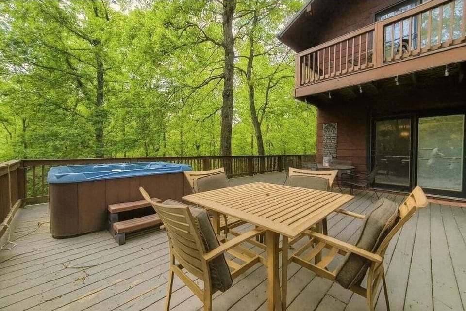 Cabin, 4 Bedrooms | Outdoor dining