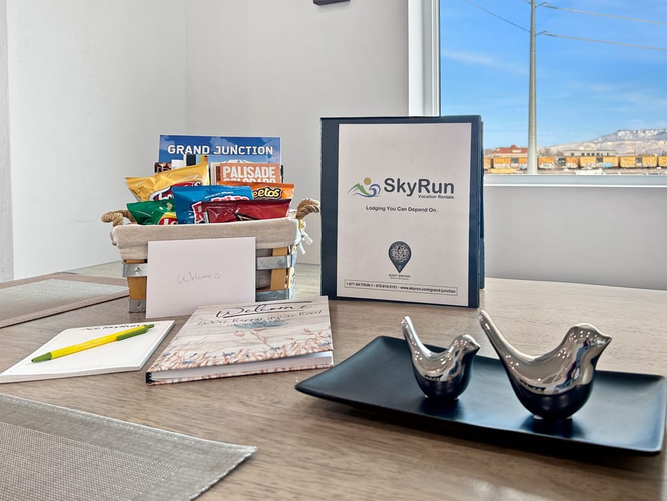 Townhome, 3 Bedrooms | Food and drink