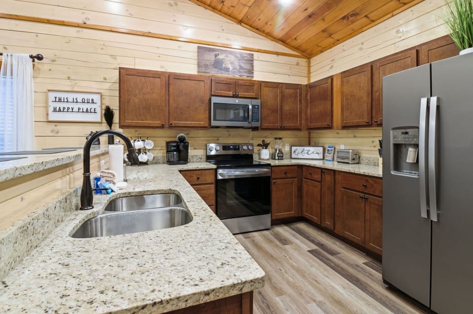 Signature Cabin, 1 Bedroom, Hot Tub | Private kitchen | Fridge, microwave, oven, stovetop