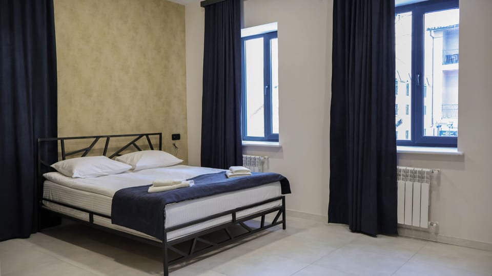 Executive Double Room | In-room safe, desk, laptop workspace, free WiFi